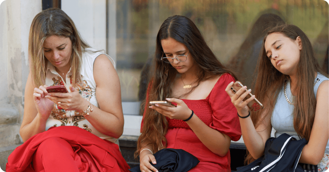 Adults spend more than 6 hours looking at screens