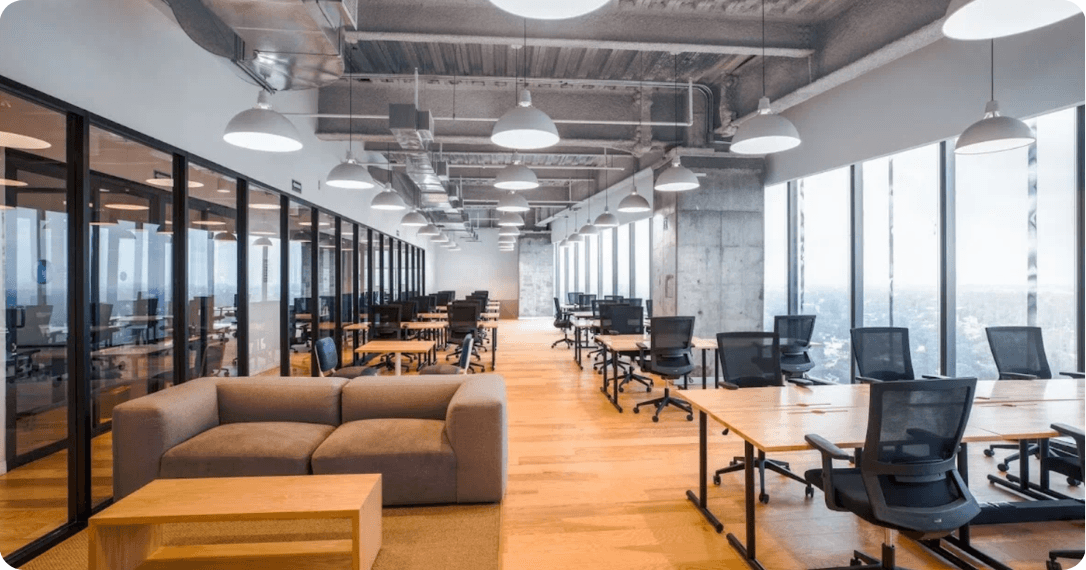 Instalaciones de coworking en WeWork Torre TOP cerca de Barrio Antiguo